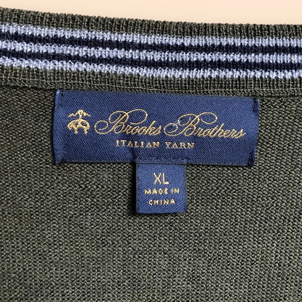 Brooks Brothers Italian Yarn Merino Wool V-neck Knit Sweater Forest Green MEN XL